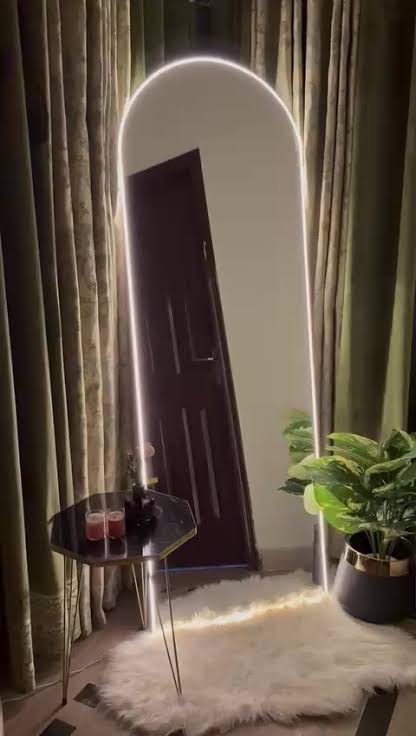Premium Standing Mirror Size: 2 x 5.5 Feet – Full Length Luxury Design