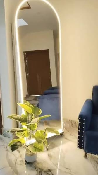 Premium Standing Mirror Size: 2 x 5.5 Feet – Full Length Luxury Design